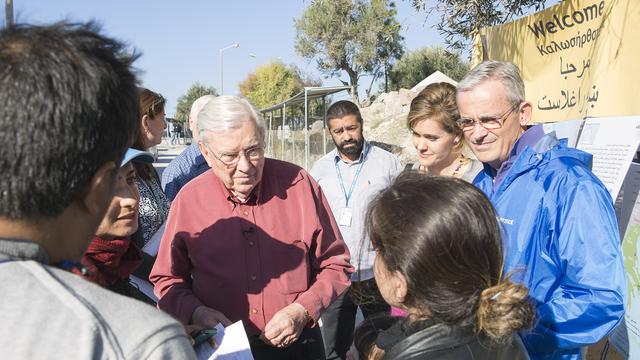 Varstnicul Ballard alaturi de refugiati in Grecia