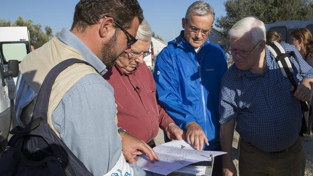 Conducatori ai Bisricii si ai UNHCR in tabara de refugiati in Grecia