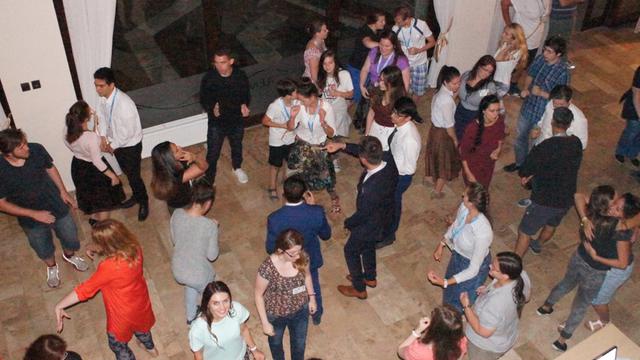 Poza dans