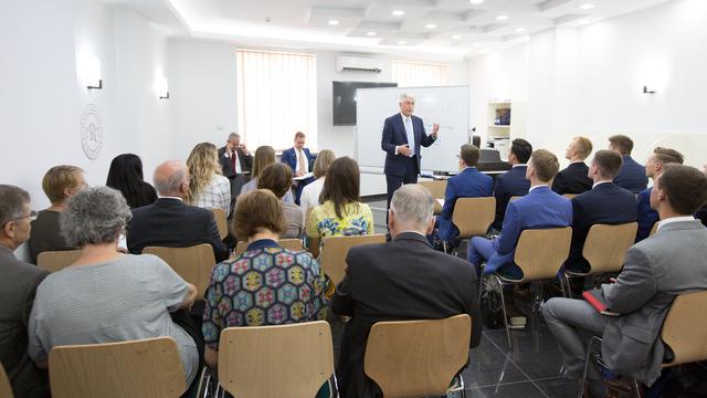 Vizita presedintelui Uchtdorf