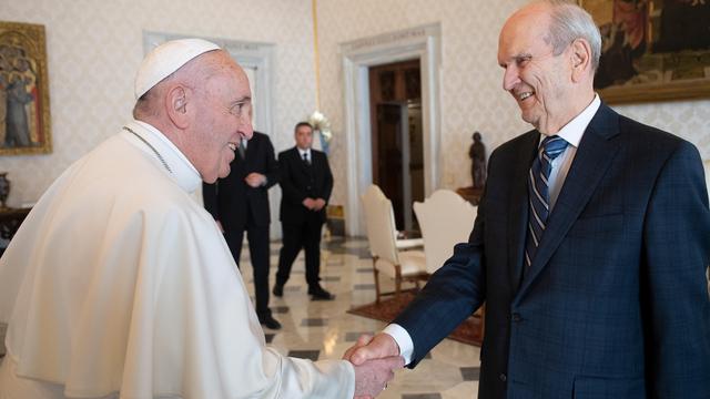 Papa-Francisc-Pres.-Nelson8.jpg