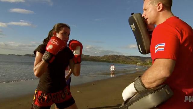 Carolina Muñoz Marin, practicantă de kickboxing-amator din Costa Rica, protagonistă a filmului "Faceţi cunoştinţă cu mormonii".