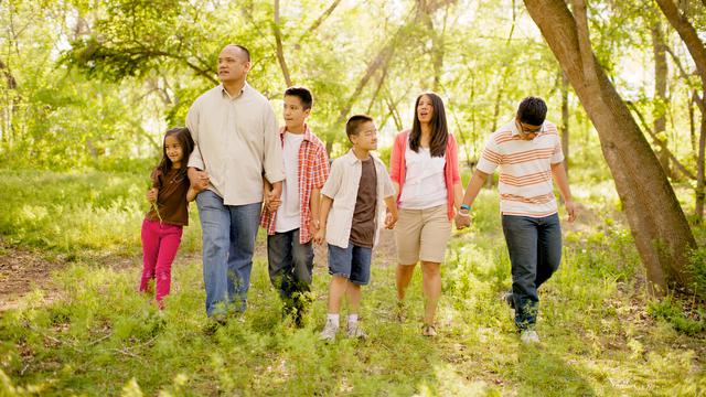 family-outdoors-1119050-wallpaper.jpg