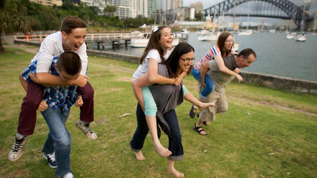 family-playing-park-1191239-wallpaper.jpg