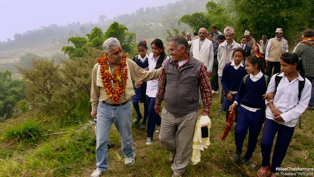 Inginerul și filantropul Bishnu Adhikari, originar din Nepal, protagonist al filmului "Faceţi cunoştinţă cu mormonii".