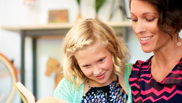 mother-daughter-reading-1145201-wallpaper.jpg
