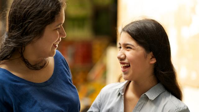 mother-teenage-daughter-interacting-argentina-1081103-wallpaper.jpg