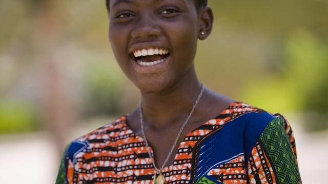 smiling-teen-girl-from-ghana-211355-wallpaper.jpg