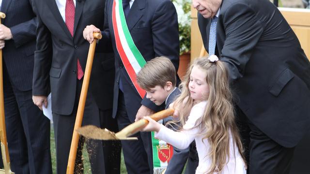 thomas-monson-shovel-kids-rome-temple-groundbreaking.jpg