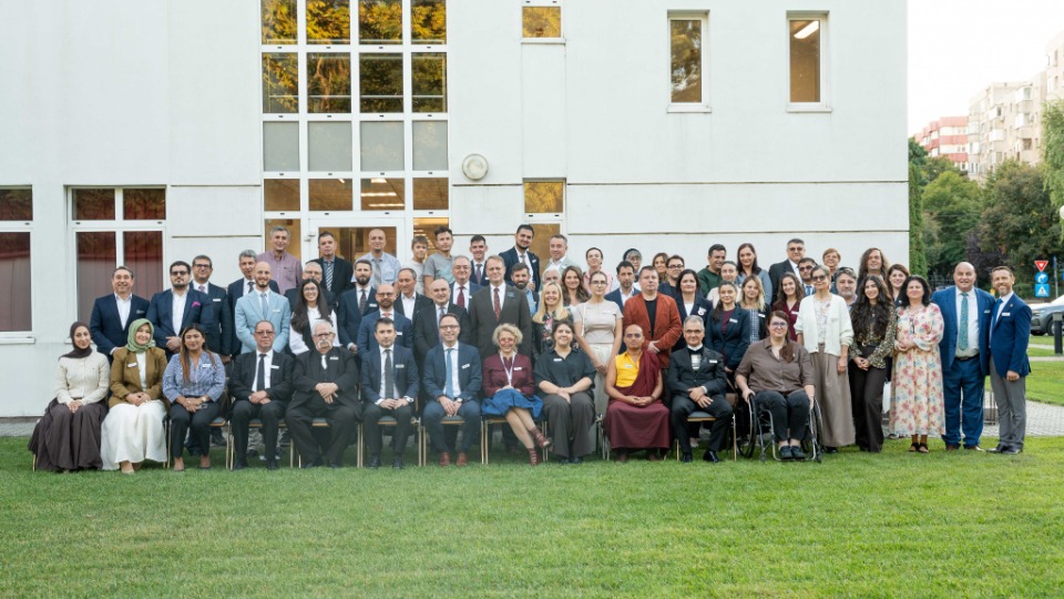 Participanți la evenimentul Porților Deschise organizat cu ocazia celei de-a 20-a aniversări a Capelei Panduri, București, România, 25 septembrie 2026